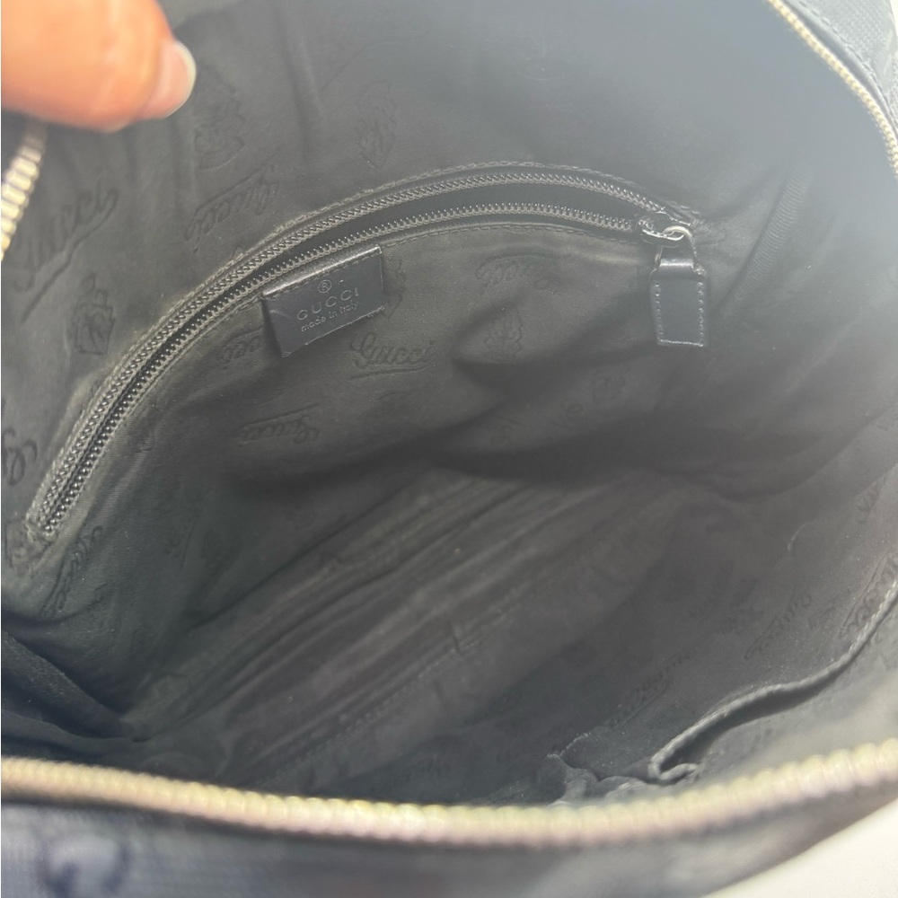 Gucci ๐ฅ EUC messenger bag authentic super clean nicest one online w/ dustbag - Picture 10 of 17
